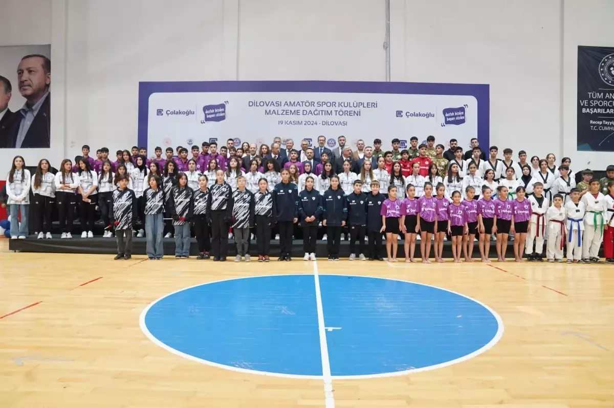 Dilovası’nda Amatör Spor Kulüplerine Malzeme Desteği Töreni Düzenlendi