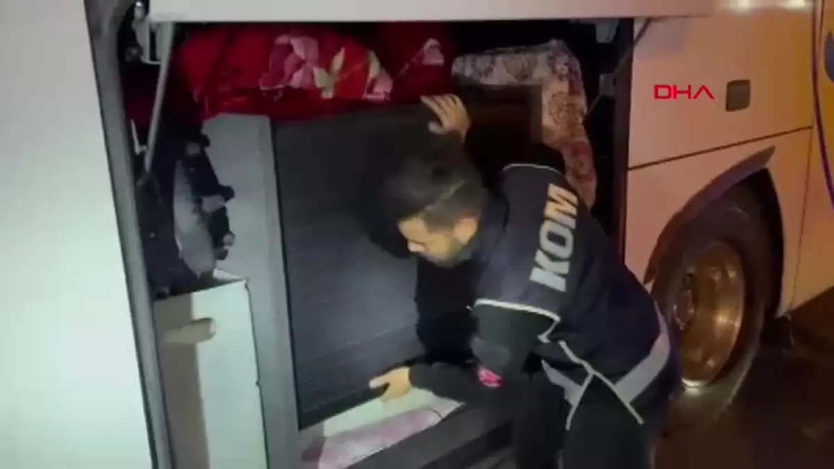 Adana’da 188 Gümrük Kaçağı Cep Telefonu Ele Geçirildi