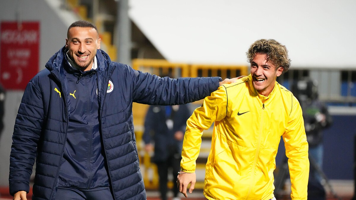 Cenk Tosun, Fenerbahçe’den ayrılacak mı