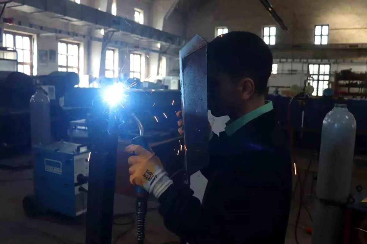 Kayseri’de Meslek Lisesi İş Garantisi Sunuyor