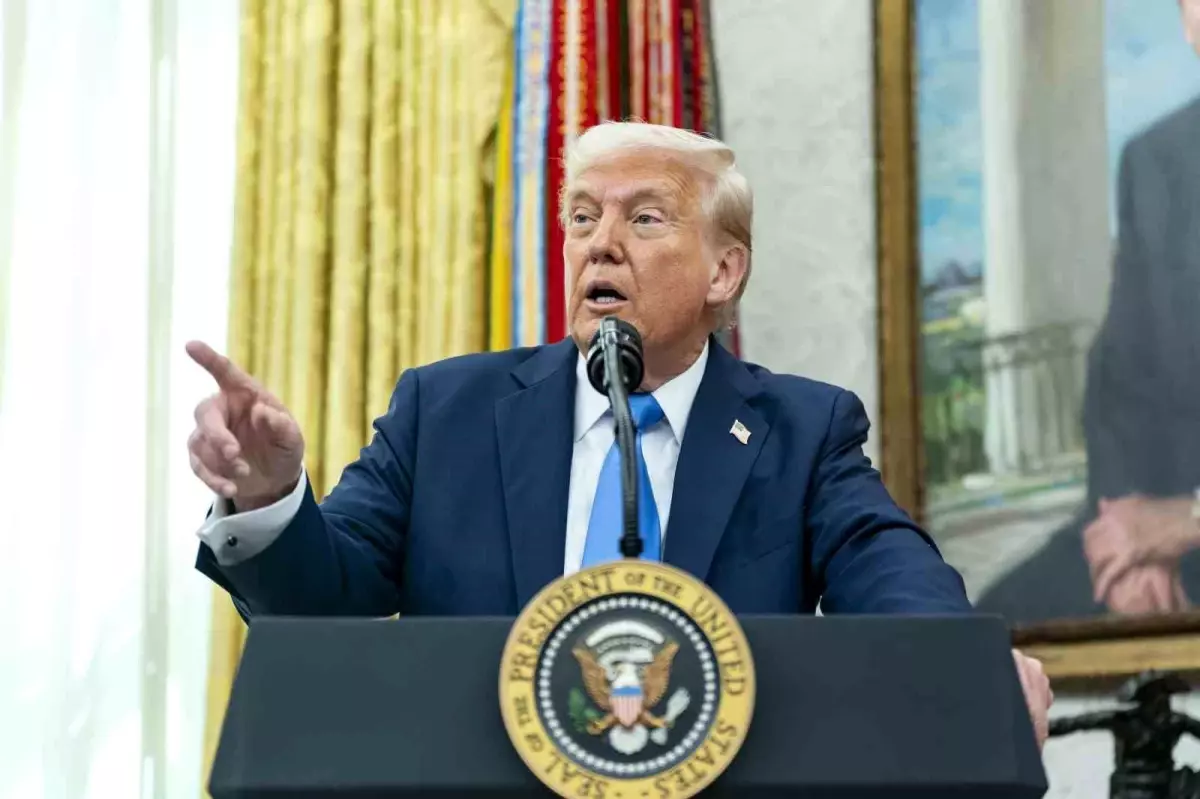 Trump, İran’ı Bombalama ile Tehdit Etti