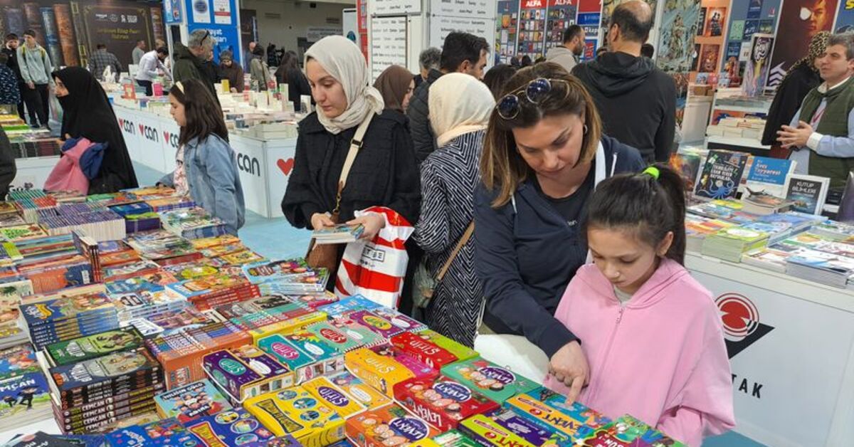 Belediyenin düzenlediği “1. Serdivan Kitap Fuarı” kapılarını açtı