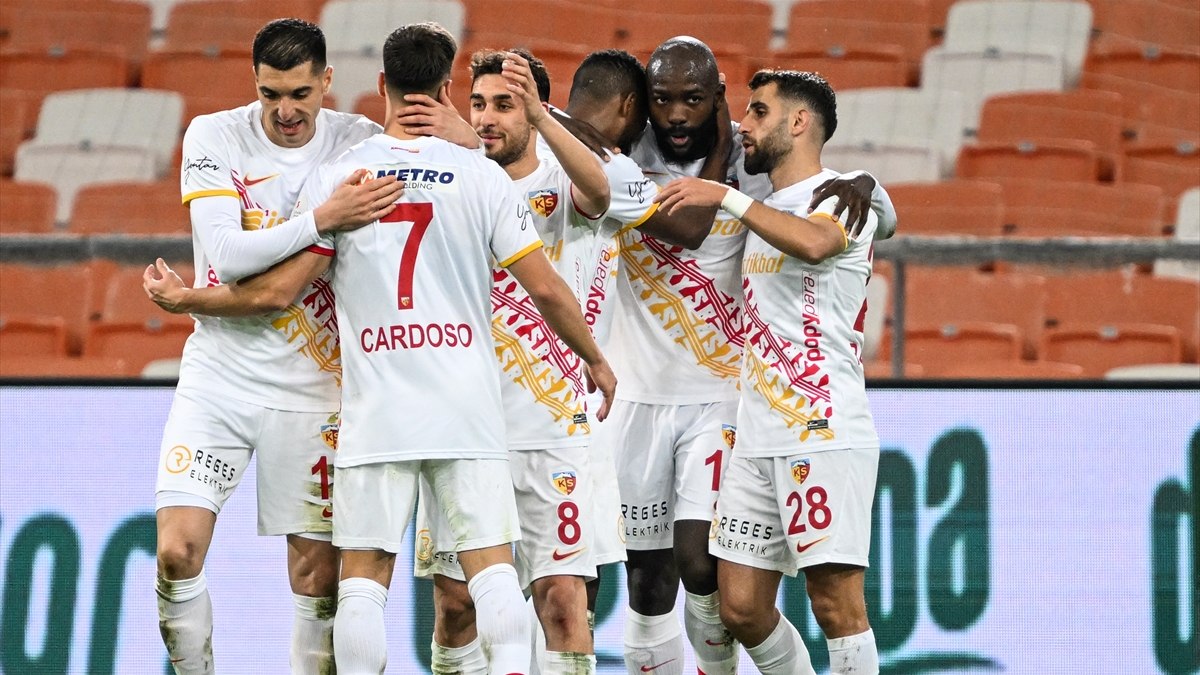 Kayserispor, evinde Adana Demirspor’u rahat geçti