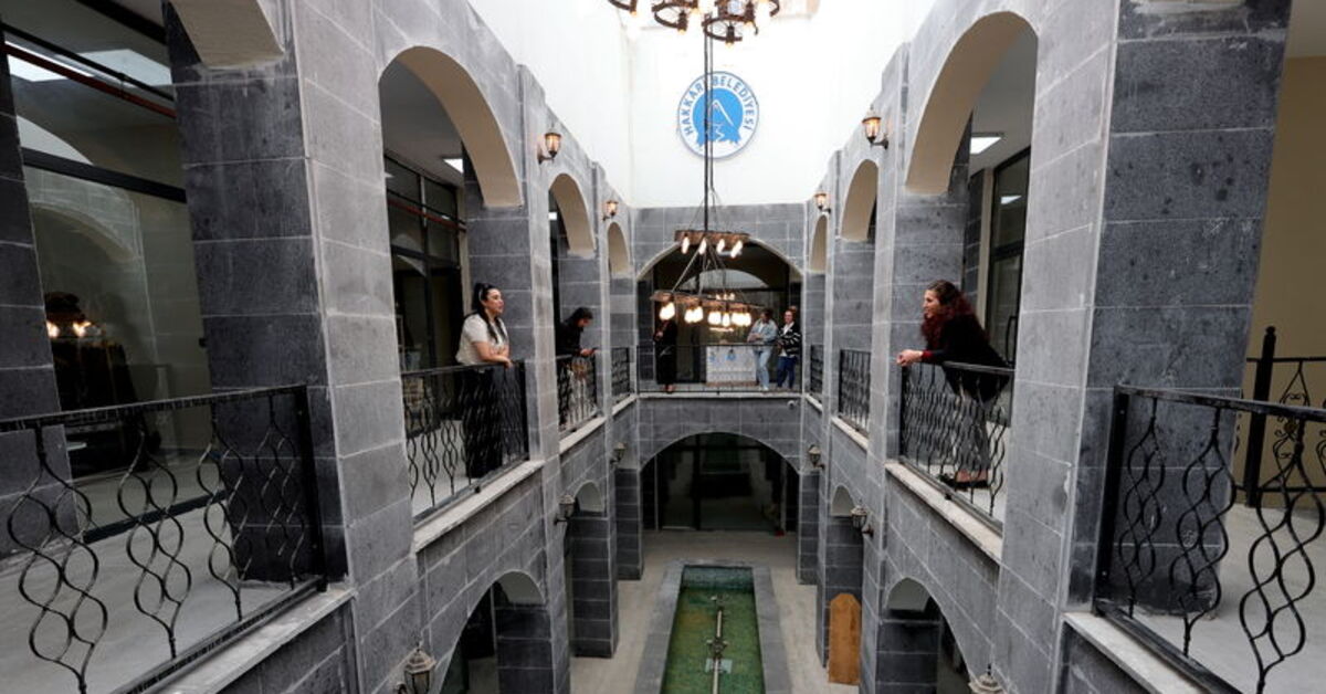 Hakkarili kadınlar, halk pazarında kurdukları iş yerleriyle esnaf olmaya hazırlanıyor